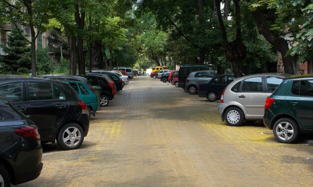 El ne felejtsd, szombaton munkanap lesz és fizetni kell a parkolásért! A menetrendek is változnak – Itt vannak a részletek!