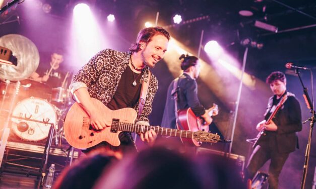 Bagossy Brothers koncert Dunakeszin, állatsimogató Pusztazámoron, élményséta Vácott, klubkoncert Szentendrén, sakura ünnep a Füvészkertben, Dumaszínház Újpesten, forgatag a Városháza Parkban, medvék a legkisebbeknek – szombati programajánló
