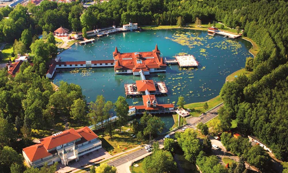 Orosz kémközpont Hévízen: Kelet-Nyugat hírszerzési bázis lehet a fürdőváros, megszólalt a polgármester