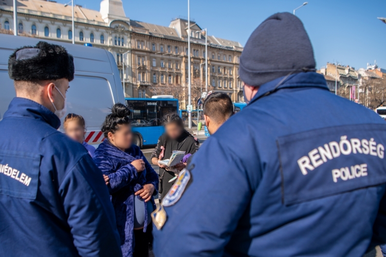 Beindult a szülés egy Ukrajnából menekülő kismamánál a Nyugatinál, egészséges kisfiú hozott a világra