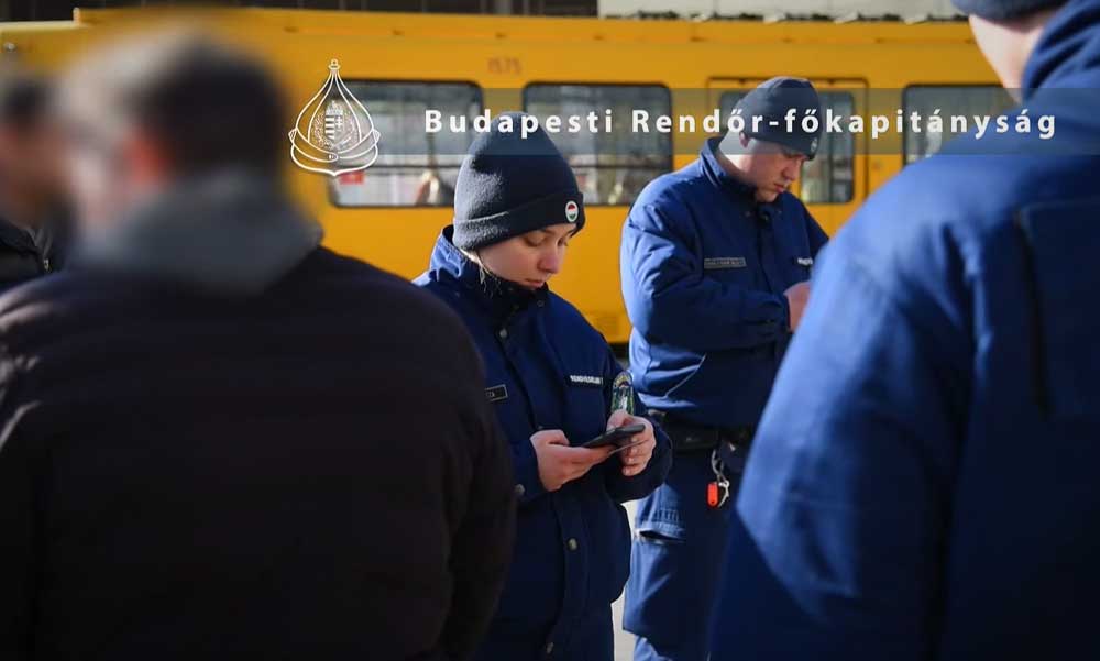 Razzia a villamoson, egy körözött nőt is elfogtak a rendőrök