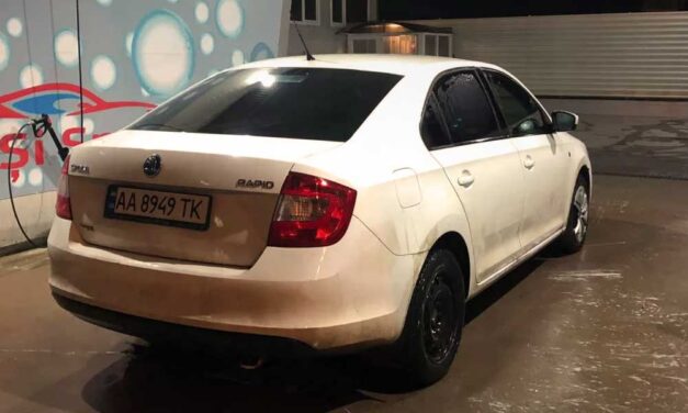 Egy ukrán menekült család autóját lophatták el Magyarországon, Natália járműve lerobbant, segítői pedig egy trélerre rakták, azóta semmi nem tud a nő a kocsiról