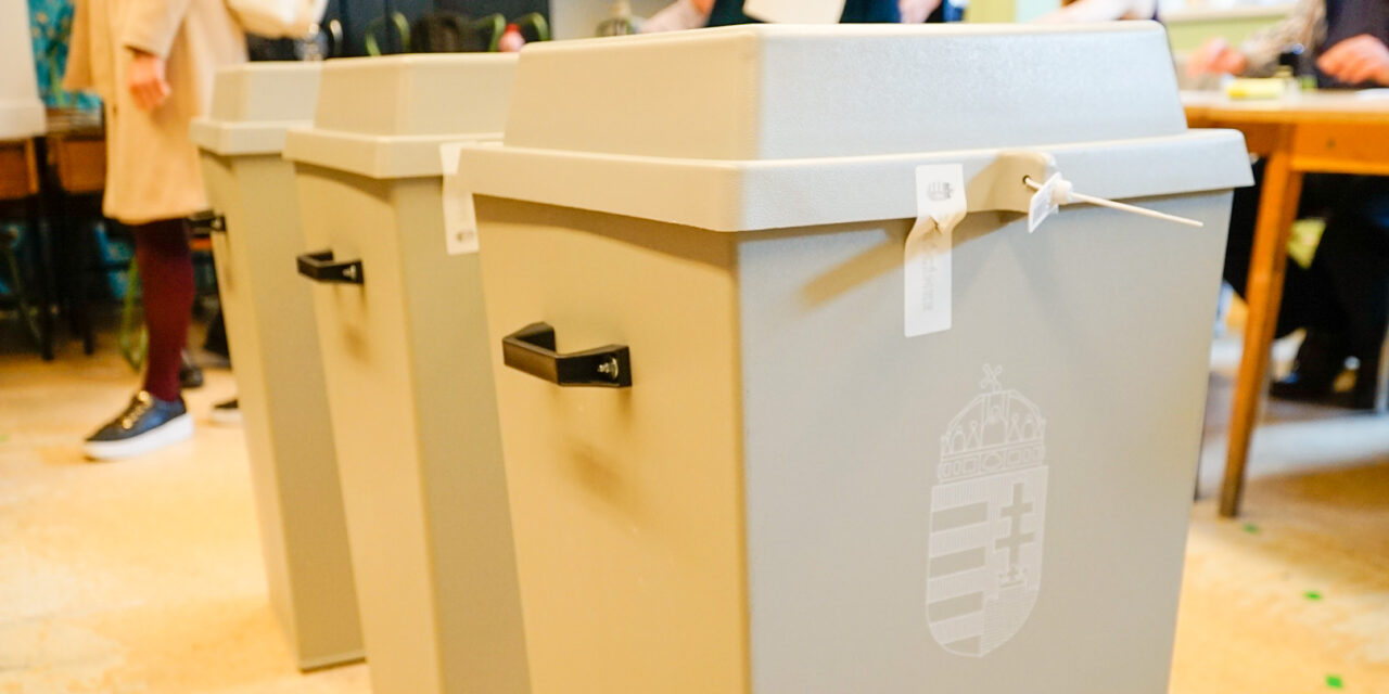 Külföldről javított az ellenzék, csak egy választókerületet buktak el Budapesten