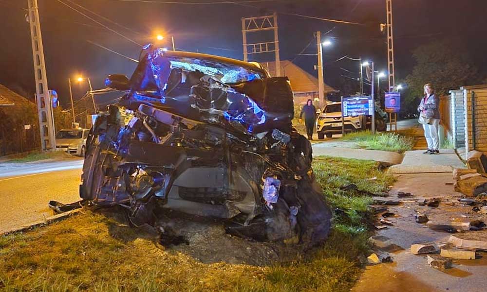 Szétbombázta a kerítést a Suzuki Maglódon, ekkora rombolást még a szomszédok sem láttak