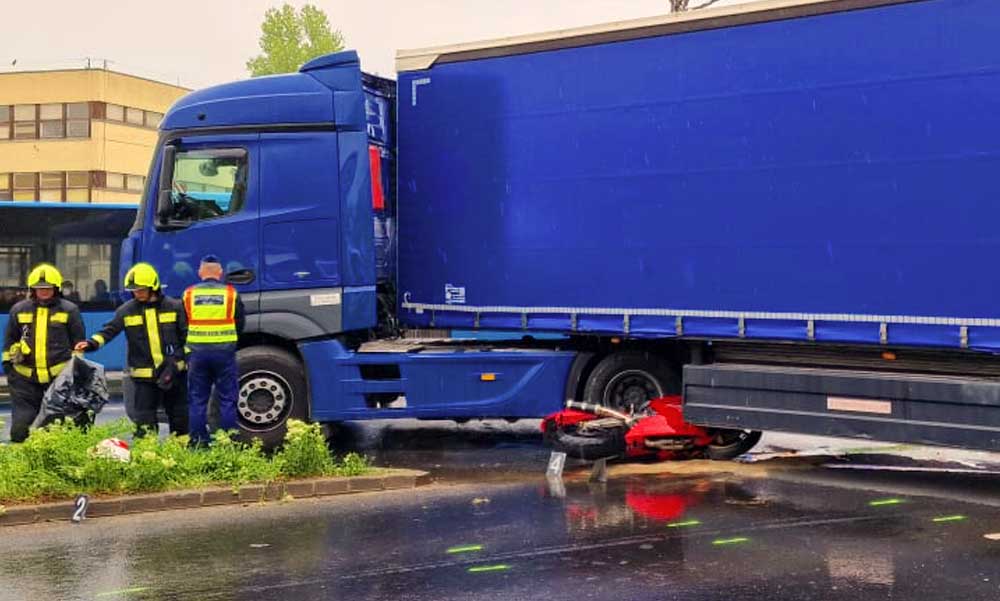 Halálos motorbaleset, a kamion valósággal ledarálta szerencsétlen férfit a 11. kerületben