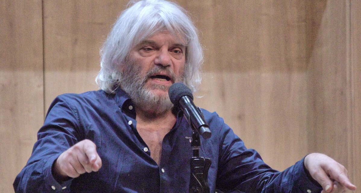 Hobó, azaz Földes László Angyalföldön, Magyar Gulag Kőbányán, Rendőrmúzeum, segélykoncert a Budapest Parkban – csütörtöki programajánló