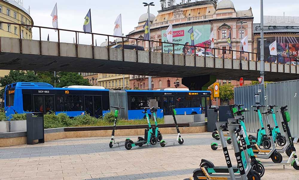 Vége az épületeket eltakaró gigareklámoknak és a rollereket sem lehet már szanaszét dobálni Budapesten