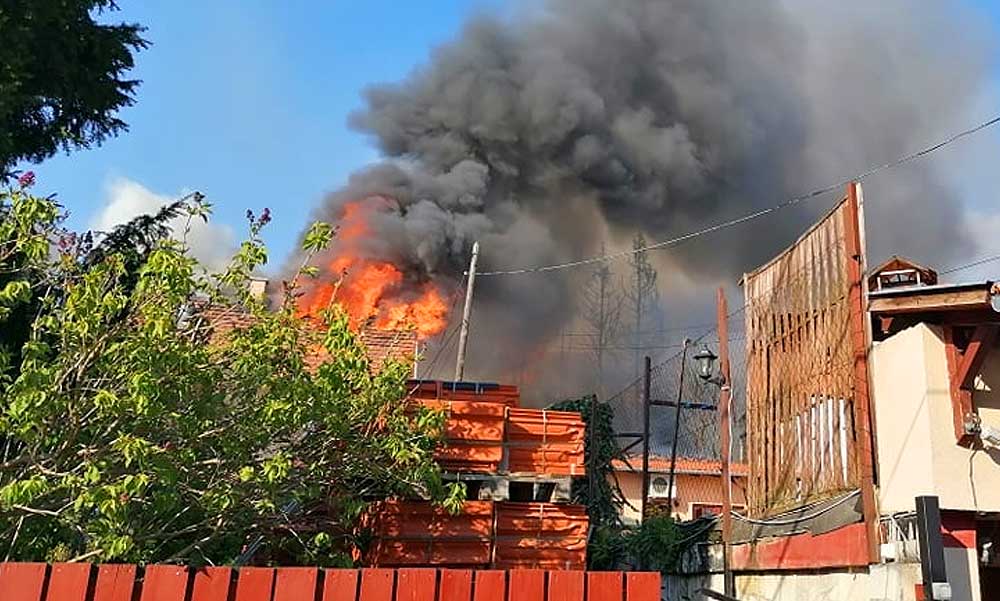 Kigyulladt egy panzió Budakeszin, a város polgármestere szerint gyújtogatás történt