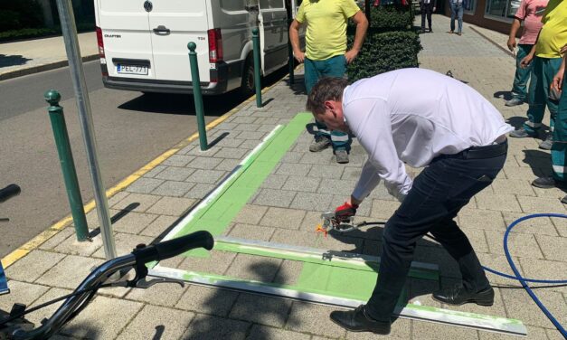 Viszlát rollerkáosz! Ezt közölte a 2. kerület polgármestere, súlyos következményei lesznek, ha mégis valaki szanaszét hagyja a járműveket