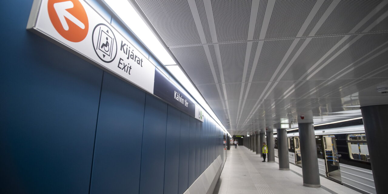 Botrányos: izraeli turistákat próbált lehúzni két férfi a budapesti metróban – egyiküket fellökték, az édesanyját ököllel ütötték