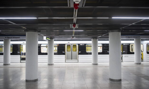 Karácsony Gergely: a 3-as metró felújítása az ország közös ügye – Három felújított állomást adtak át a vonal központi szakaszán – Fotók