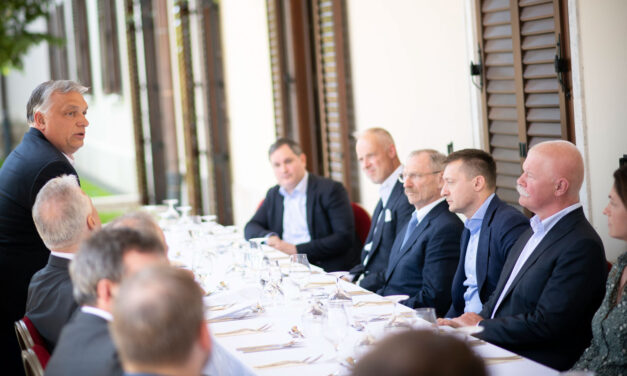 Befejezte Orbán Viktor, két nagy visszatérő is van az új kormányában
