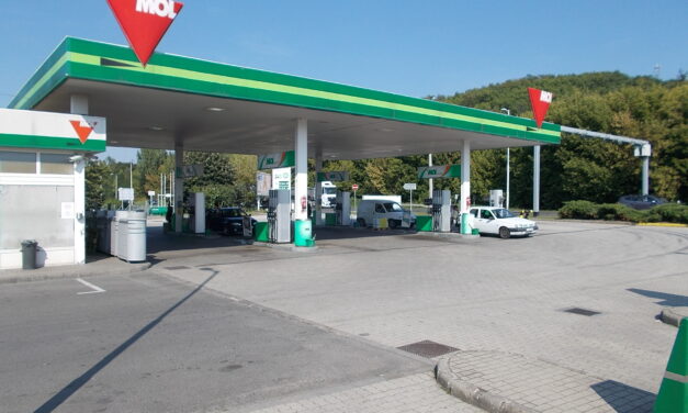 Itt a MOL üzenete: péntektől változnak az üzemanyagárak, ennyiért lehet majd tankolni
