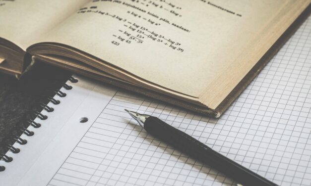 Érettségi 2022: matekból kell bizonyítsanak ma a diákok – Ezt kell tudni a közép-és emelt szintű feladatsorról