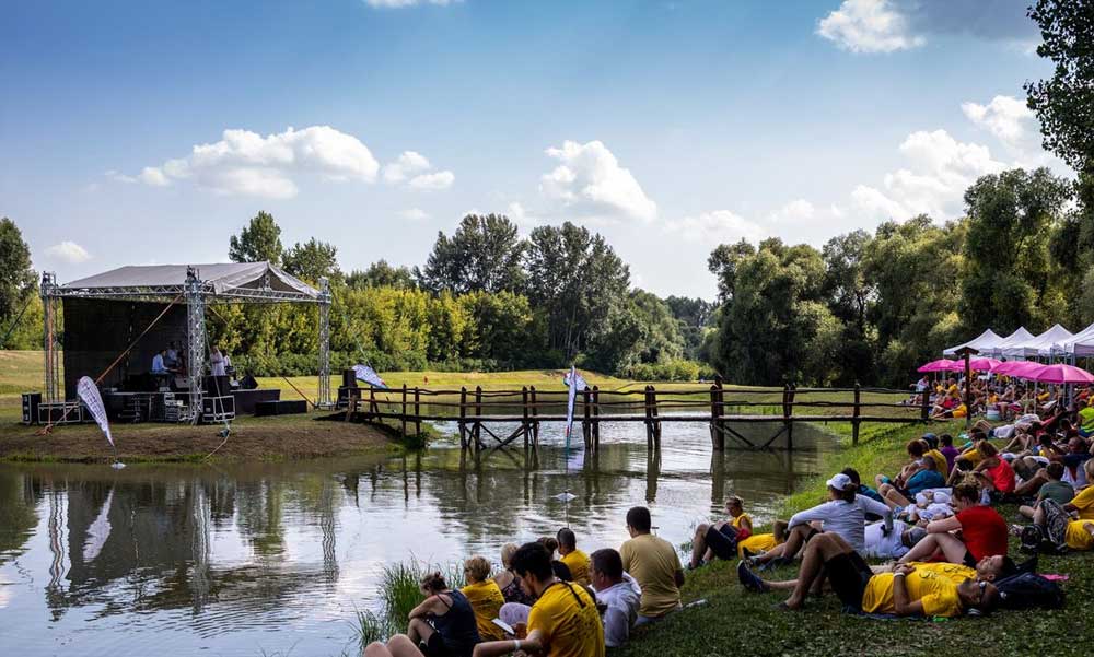 Idén nyáron a Velencei-tónál, a Tisza-tónál és a Balatonnál is összekötik a kultúrát a sporttal: startol a Magyar Tavak Fesztiválja