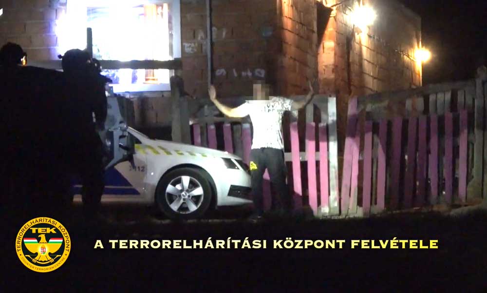 Tömegverekedés és lövöldözés Kerepesen, rendőrök lepték el az utcát, 100 ember esett egymásnak
