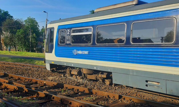 Kisiklott egy vonat Pestszentimrén, akár 60 percet is késhetnek a járatok a lajosmizsei vonalon