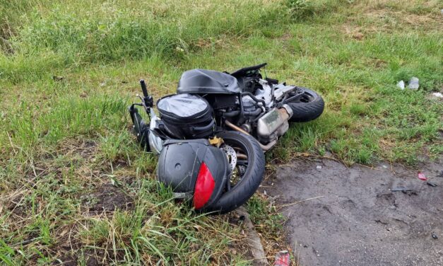 Egy motoros és egy kissé pityókás autós, egy szívszorító és egy tragikomikus baleset Óbudán
