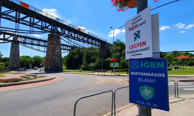 Veszélybe kerülhetnek a munkahelyek Biatorbágyon, a Budapest-Balaton kerékpár út miatt több alkalmazottat kirúghatnak – állítják abban a videóban, amit Sóskút polgármestere készített a biatorbágyi utcán