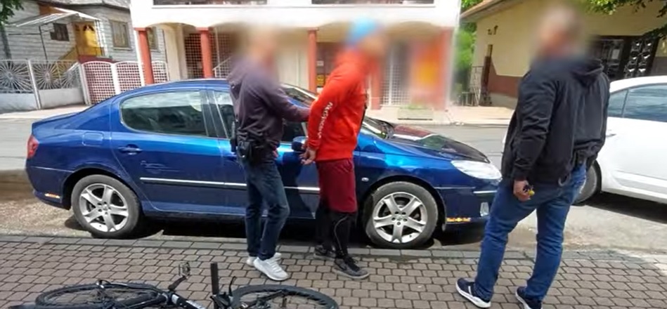 Hatalmas razzia Pest megyében: rajtaüttöttek a díler bandán, már jó ideje figyelték őket – videó