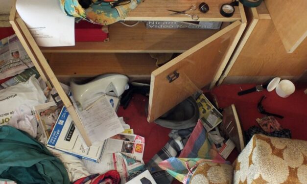 Ütötték-verték áldozatukat az aszódi rablók, még az idős férfi mellkasára is ráültek: a nyugdíjas holttestét csak napokkal később találták meg