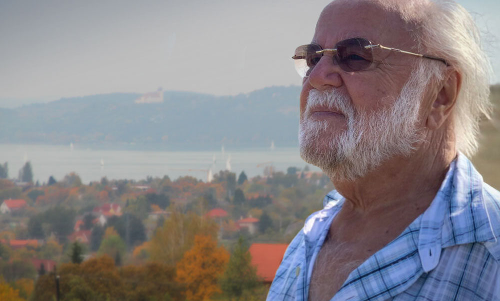 „Megérdemelné, hogy az idők végezetéig gyönyörködjön benne””- a paloznakiak abban bíznak, hogy Budapest helyett a Balaton partján temetik el Haumann Pétert