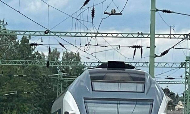 Megbénult a budapesti vonatközlekedés, egész éjszaka fennakadások várhatók