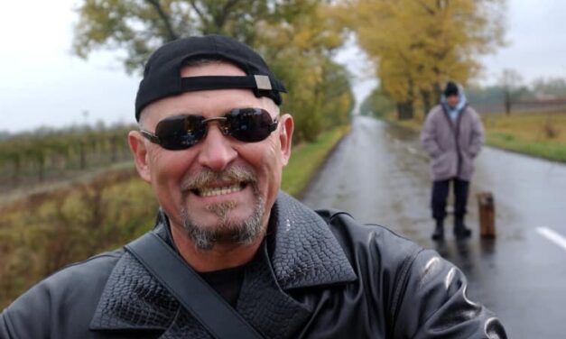 „Isten Veled, jó utat Gyafi” – reggel kihúzta a kukát a háza elé, ott érte a halál az Argo és a Doktor Balaton sztárját, a mentősök hiába küzdöttek az életéért