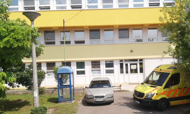 Ma pont azok ünnepelnek, akikre a nagy bajban számítanánk