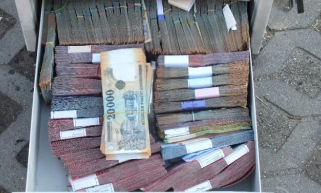 Ellopott egy páncélszekrényt a szigetszentmiklósi férfi, mivel megzavarta egy autós, otthagyta a zsákmányt: pedig 100 millió forint lapult benne