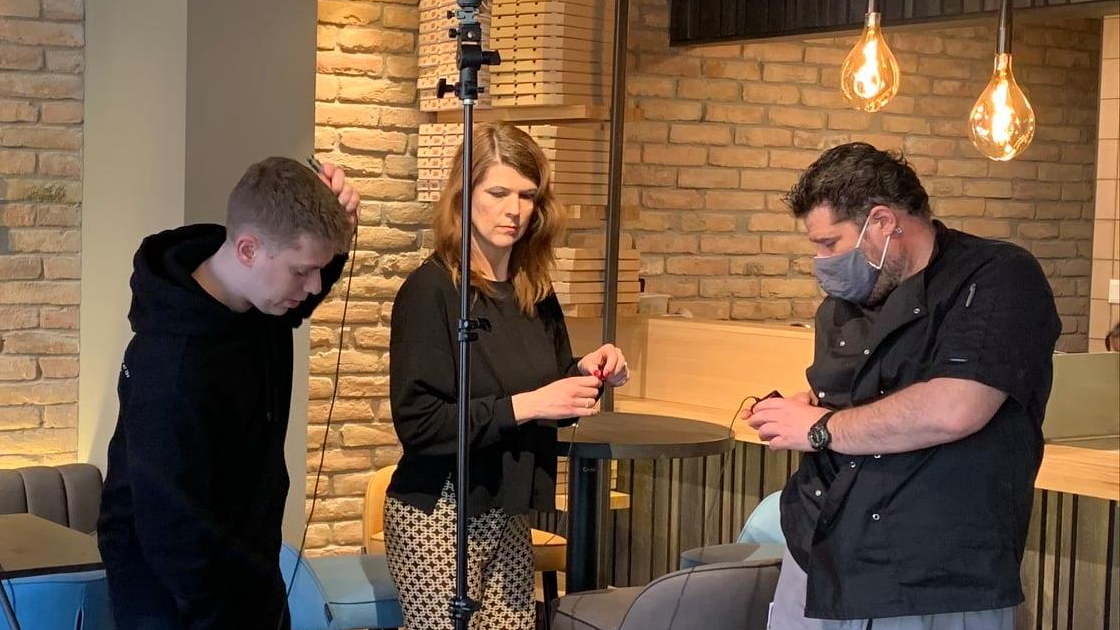 „Ölembe viszem ki a gyerekemet a mosdóba”, Jaksity Kata újra aggódik lányáért, aki visszaeshetett egy betegségbe