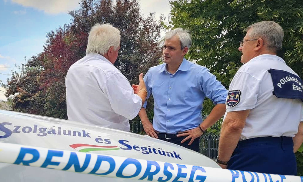 „Gyanús alakok járják a várost” – most született kisbabája az érdi polgármesternek, mégis bűnözők nyomába eredt