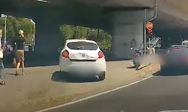Cikázott a sávok között a Rákóczi hídon egy fiatos, lopott motorok miatt volt erre oka, két nappal később kapták el