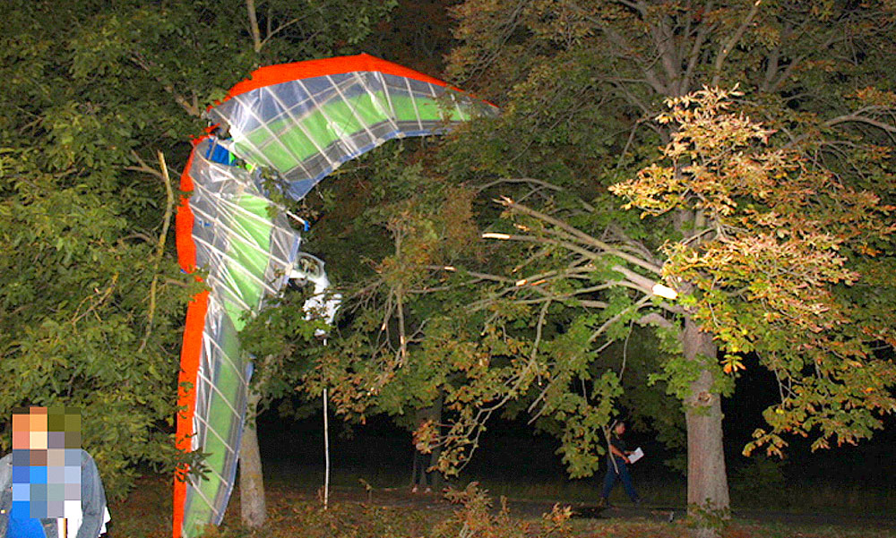 „Kikapcsoltam az ülésből, ő pedig fel akart kelni” – megszólalt a férfi, aki rátalált a balesetet szenvedett sárkányrepülősre, a pilóta később a helyszínen meghalt