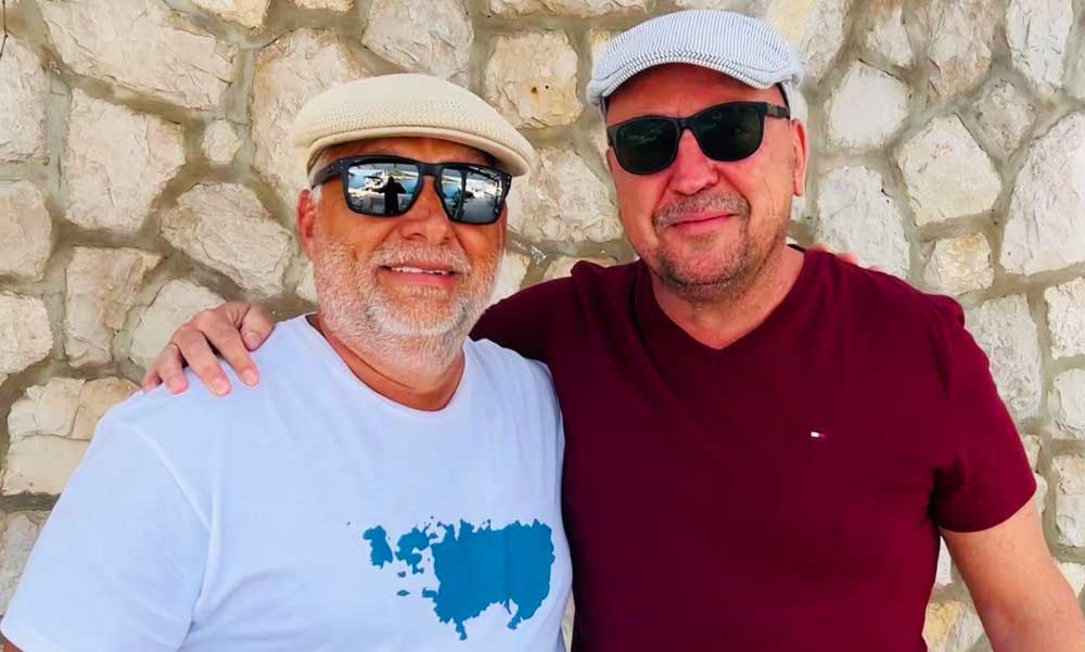Rá sem lehet ismerni Orbán Viktorra, szakállat növesztett és pólóra cserélte az öltönyt, lassan egy hónapja az Adrián nyaral a magyar miniszterelnök