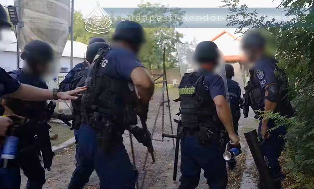 Óriási rajtaütés: A föld alól kerítették elő a börtön elől bujkáló férfit, a rendőrök is megdöbbentek, hol találták meg a bűnözőket