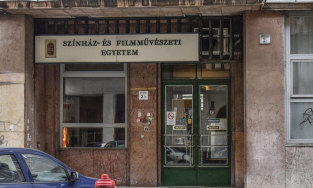 Kirúgták az SZFE doktori iskolájának vezetőjét, Karsai Györgyöt