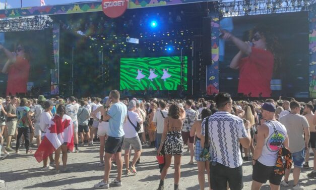 Özönlenek az emberek a Sziget Fesztiválra: a BKK szerint HÉV-vel a leggyorsabb a kijutás