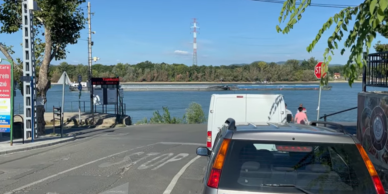 Olyan alacsony a Duna, hogy Dunakeszinél vesztegelt egy uszály a folyó kellős közepén