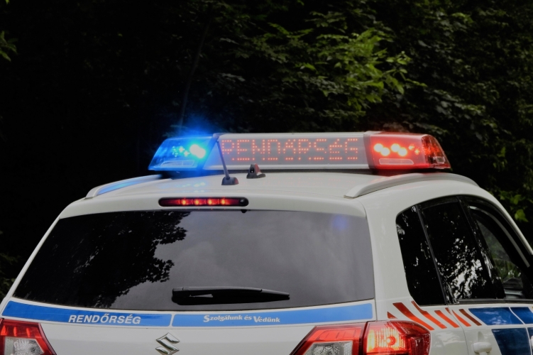 Két társával, egy általános iskolában garázdálkodott az a 11 éves kislány, aki Budapestről tűnt el a napokban