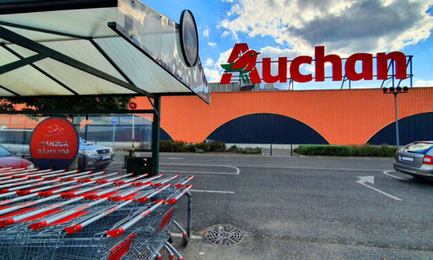 Megvertek egy biztonsági őrt a kőbányai Auchanban