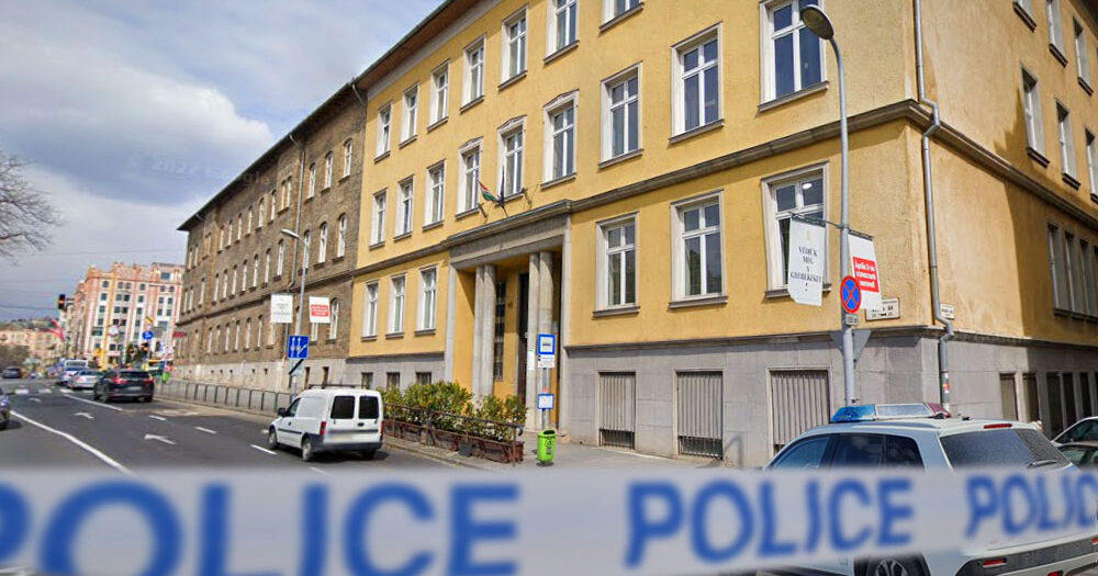Orvosi bravúr, hogy sikerült megmenteni annak a kiskamasznak az életét, aki kiesett az iskola ablakából Budapesten