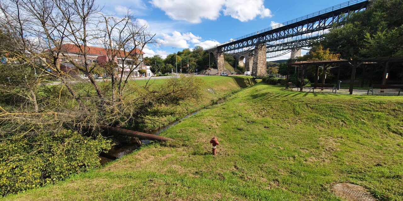 Hiába túlterhelt a pátyi víztisztítómű, mégis rákötnék két új ipari park szennyvizét