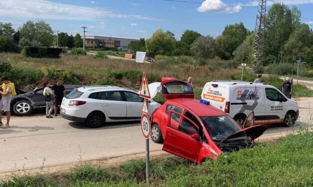 Igazi roncsderbi Pátyon, hatalmas baleset Budapest közelében