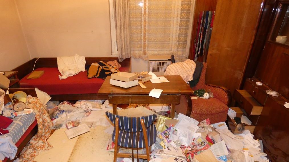 „Kérlek, ne bántasatok!” – így könyörgött a 95 éves érdi asszony a betörőknek, miközben a banda tagjai bántalmazták és felforgatták a lakását