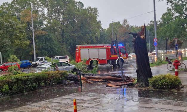 Annyira kevés a tűzoltó, hogy vidékről kellett átcsoportosítani csapatokat Budapestre a hétvégi vihar alatt
