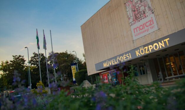 Így próbálnak segíteni a rászorulóknak: melegedővé alakítja a Marczibányi téri központot a 2. kerület
