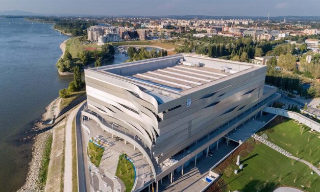 Fáznak az olimpikonok a Duna Arénában, az úszószövetség elnökének kell intézkednie