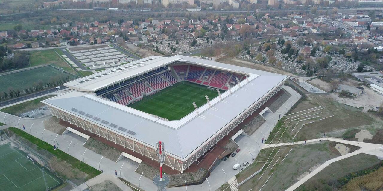 Senki ne akarjon januárban, fűtött pályán, villanyvilágítás mellett futballozni, amikor a lét a tét! Energiaválság: Székesfehérváron nem tabu a labdarúgás sem