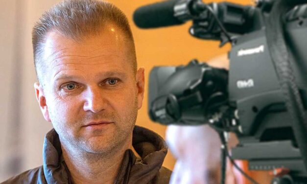 Az RTL Klubot nem látják szívesen Etyeken, a polgármester szerint a hazug médiákat nem kedvelik a faluban, úgyhogy elküldte őket
